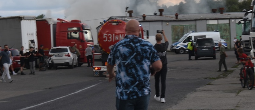 Ogień na terenie dawnego PKS-u w Stargardzie