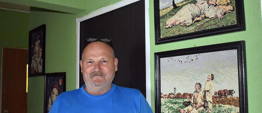 Wyhaftował ponad 100 obrazów. Wyjątkowe historie rodzinne