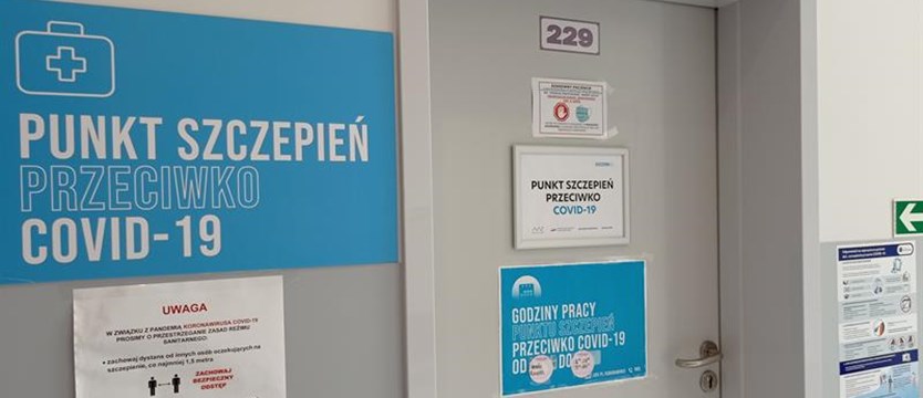 Ponad 24 mln szczepień przeciw COVID-19 w Polsce. W pełni zaszczepionych przeszło 9,4 mln osób