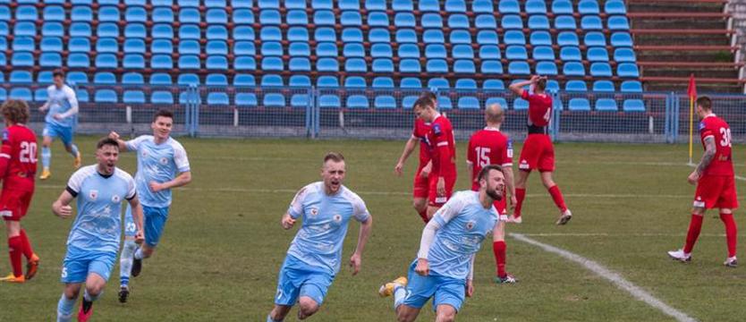 Piłka nożna. Finisz Błękitnych!