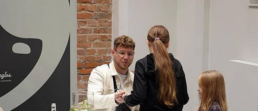 Kubańczyk gościem Festiwalu Literackiego „Wielogłos”. „Jestem uzależniony od adrenaliny”