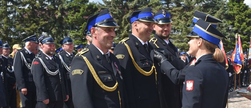 Strażackie święto w Chociwlu. Uhonorowano druhów i przekazano nowy wóz dla OSP