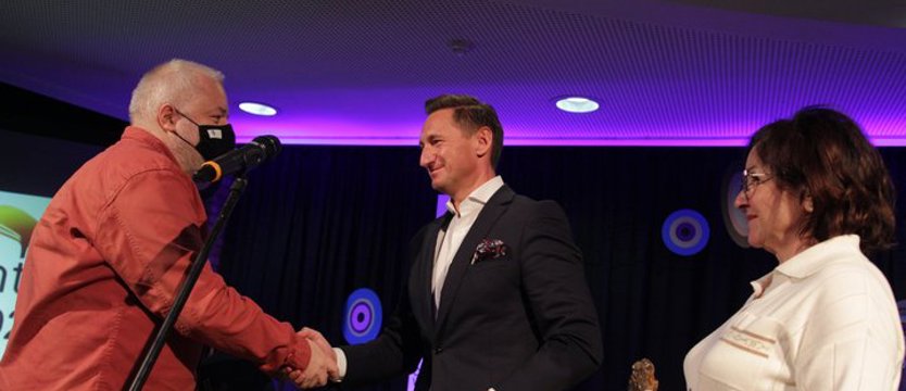 Jantary dla Iwasiów i Liskowackiego. Wręczono nagrody dla pisarzy naszego regionu