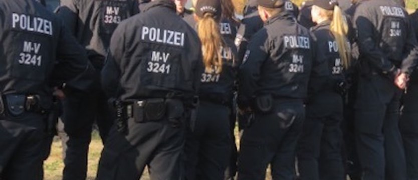 Liczne zatrzymania w Berlinie po protestach przeciw ograniczeniom pandemicznym