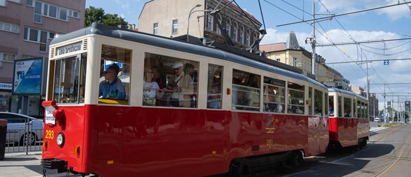 Koniec wakacyjnej atrakcji. Ostatni raz tramwajem w stylu retro