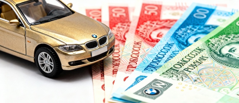 Banknotami do zabawy zapłacili za auto Kolumbijczykowi