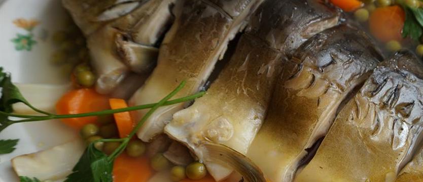 Znęcają się nad karpiami