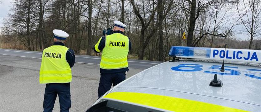 Myślał, że przechytrzy policjantów. Udawał, że to nie on jechał