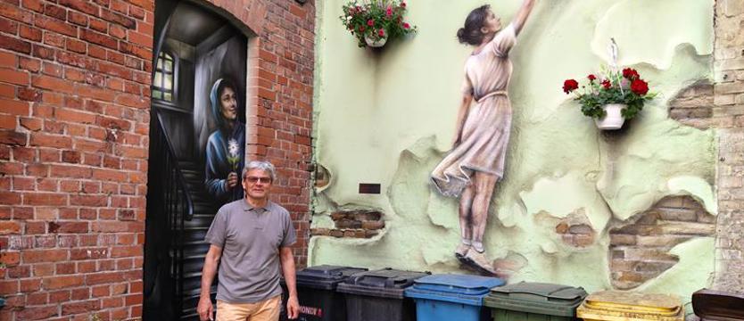 Dziewczyna w zwiewnej sukience. Pomysł i mur, jakich niewiele