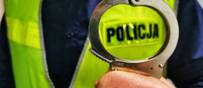 Włamywał się i okradał sklepy oraz stację paliw