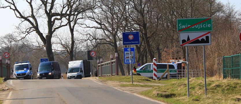 Zamieszanie wokół przejazdu przez granicę w Świnoujściu. Kierowcy zdezorientowani