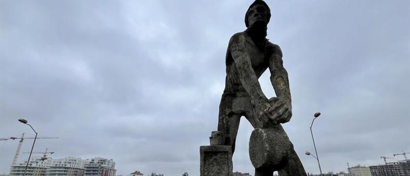 Dwa lata bez ekspertyzy. Niejasna przyszłość Pomnika Kolejarza