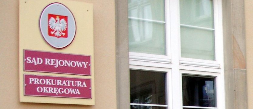 Trener karate z Kołobrzegu oskarżony m.in. o próbę zgwałcenia jednej z małoletnich uczennic