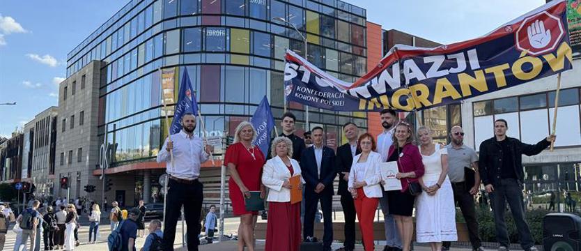 „STOP inwazji imigrantów”. Manifestacje na polskich ulicach