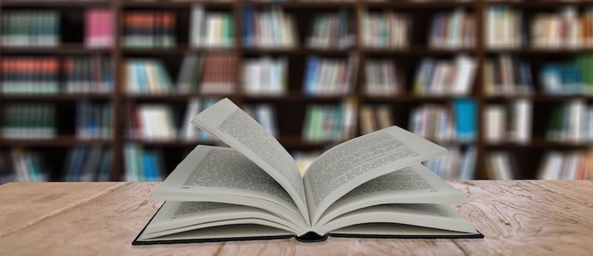 Zamiast pisanek i zajęcy do wielkanocnego koszyka Norwegowie wkładają kryminały