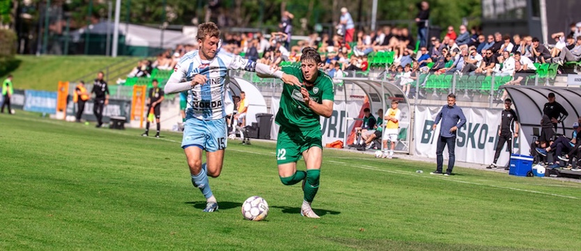 Piłka nożna. Rekordowe zwycięstwo Świtu. Wyjazdowe punkty na wagę I-ligowych baraży