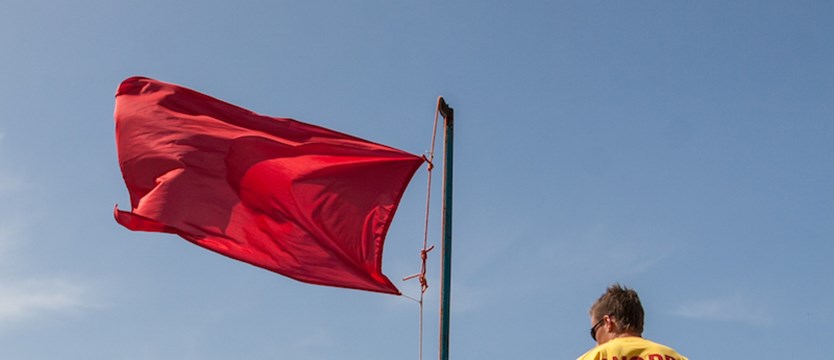 Czerwona flaga na Dąbiu. Zakaz kąpieli