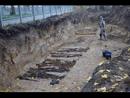 Szczątki blisko 200 osób wydobyto na terenie dawnego obozu jenieckiego w Stargardzie
