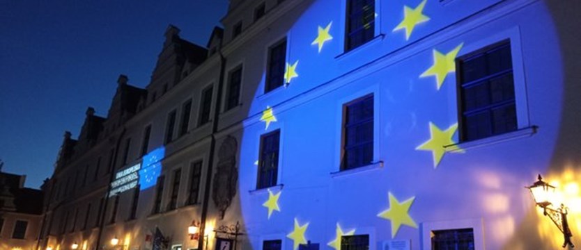 #Zostaję w Unii. Flaga UE na Zamku - protest na pl. Solidarności