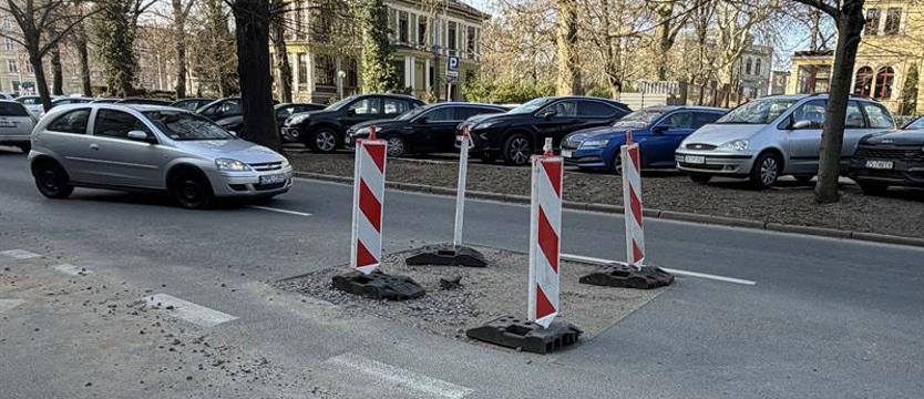 Łatanie dziur po zimie. Drogowcy ruszają z naprawami