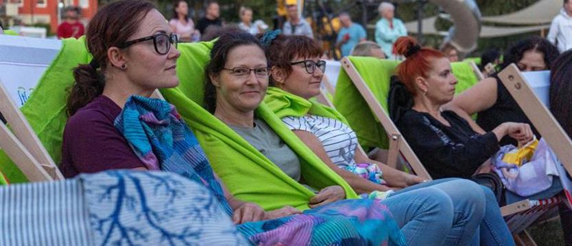 Klan urwisów pod chmurką