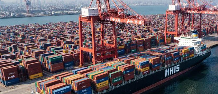 Port w Szanghaju od 16 lat pozostaje największym portem kontenerowym na świecie