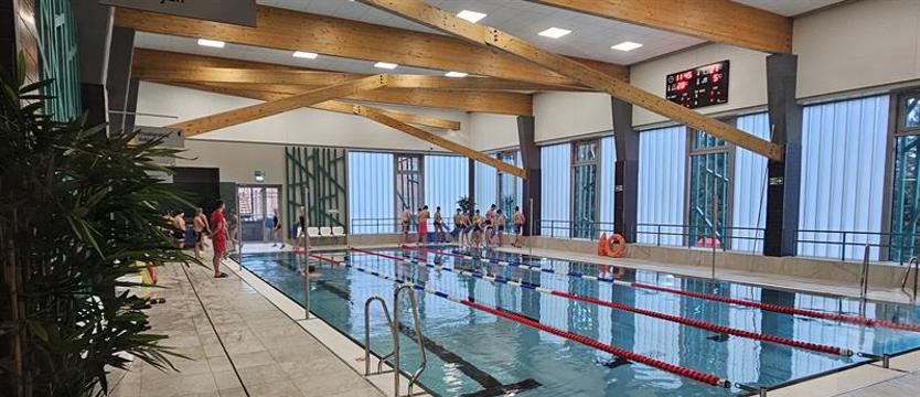 Nowoczesna pływalnia w Pełczycach. Uczniowie już korzystają