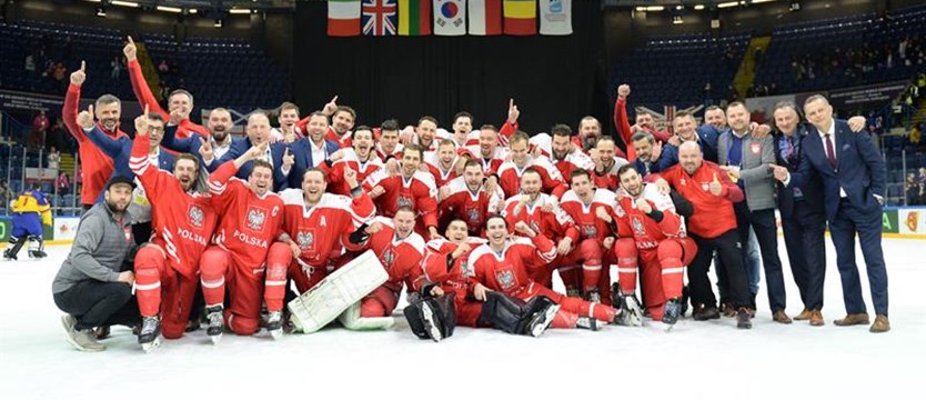Hockey.  The Polish national team in Elite!  Back after more than twenty years