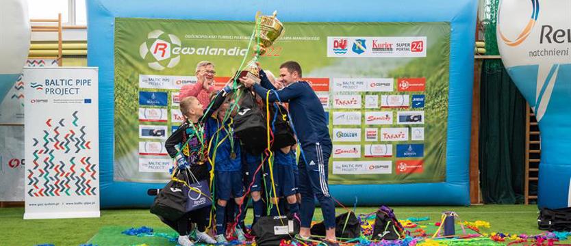 Piłka nożna. Rewalandia na start