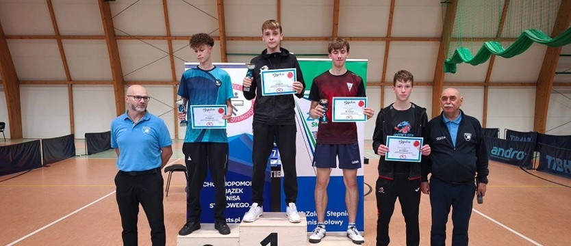 Tenis stołowy.  Wojewódzkie kwalifikacje juniorów w Stepnicy