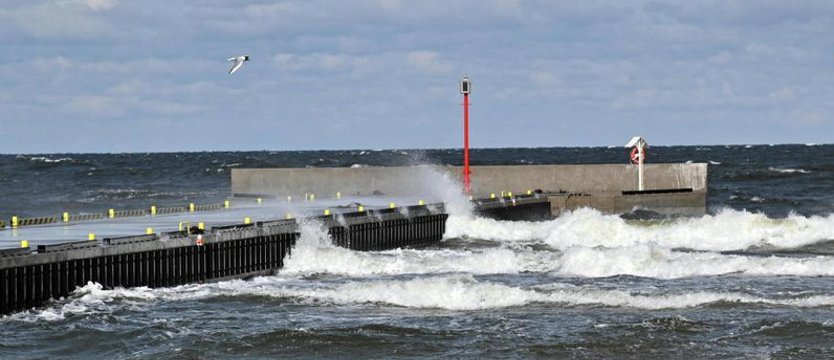 Dryfujące zwłoki wyciągnięto z Bałtyku na wysokości Mrzeżyna
