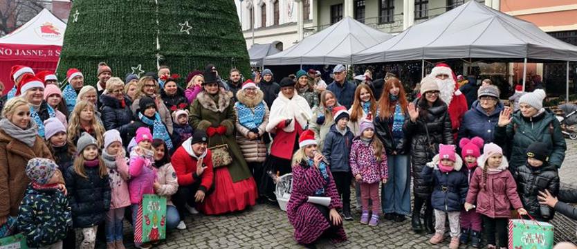 Otulili Stargard życzeniami na święta. Zgłoszono ponad 200 prac