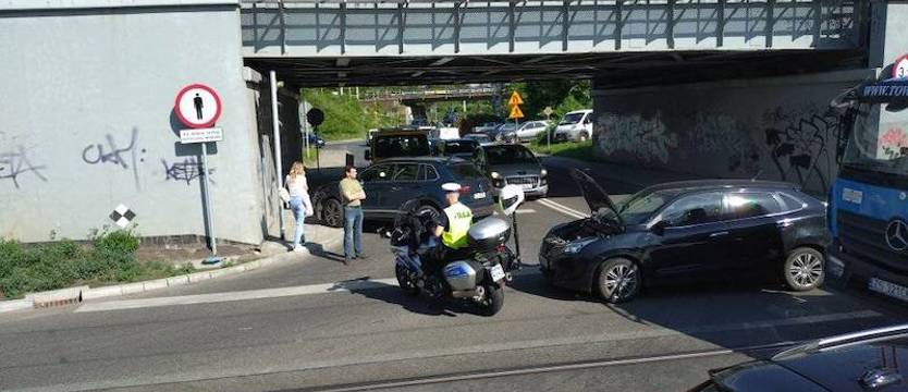 Wypadek pod wiaduktem na Pomorzanach