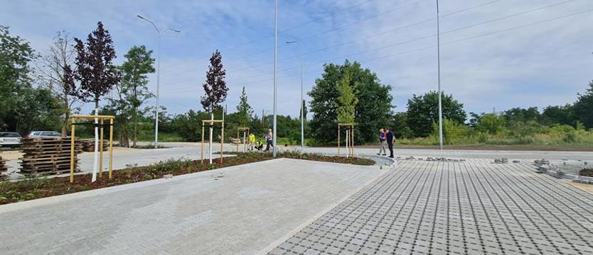 Parking przy Turkusowej prawie gotowy. Zapewni prawie 130 miejsc postojowych