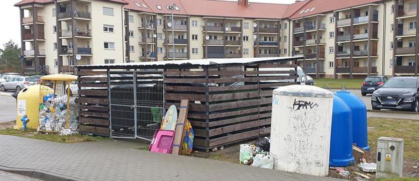 Nie płacą, wolą podrzucać. Odpady są wszędzie