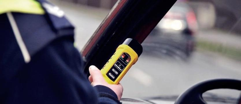 Kierował z dwoma promilami. Świadkowie zapobiegli tragedii na drodze