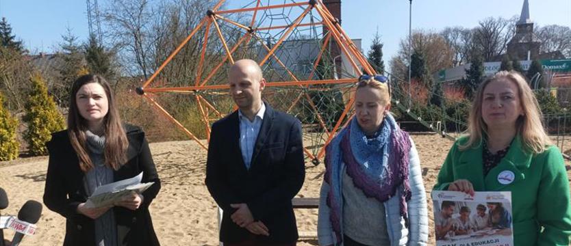 Oskarżają edukację zdrowotną o deprawację. Będzie protest na placu Pawła Adamowicza