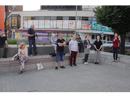Protest w obronie wolnych mediów na pl. Adamowicza w Szczecinie