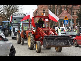 Rolnicy zaostrzają protest