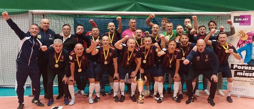 Piłka nożna. Złoto Portowców Stars