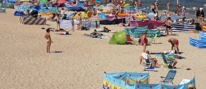 Parawany nadal królują i wyznaczają „naszą” plażę