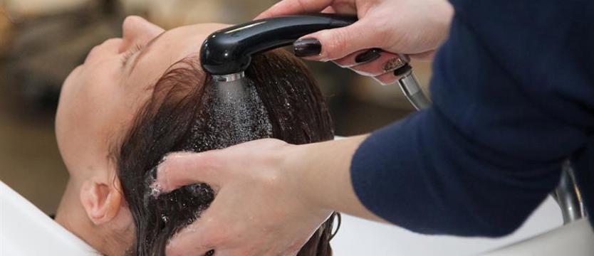 Fryzjerzy i kosmetyczki na lodzie