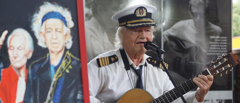 Aukcja na rzecz artysty. Można kupić obraz z The Rolling Stones 