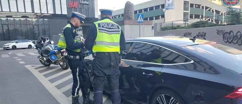 Efekty weekendowych kontroli policji. Za szybko i po alkoholu