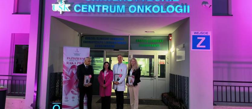 Szczecińska "Jedynka" w różowych barwach. Pacjentka i onkolodzy apelują o badanie piersi