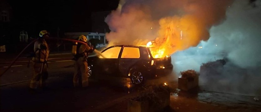 Samochód płonął na ulicy Wałeckiej w Czaplinku