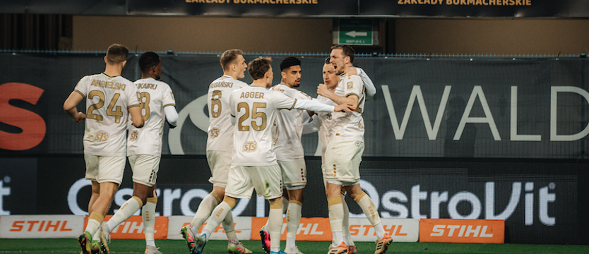 Piłka nożna. Pogoń pokonała Piasta i opuściła strefę spadkową!