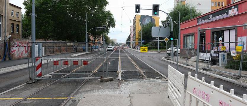 Tramwaje 4 i 12 znikną na dziesięć dni. Autobus 811 pojedzie do Placu Rodła