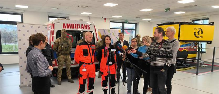 Służba więzienna nauczy ratowników medycznych jak się obronić