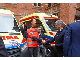Nowe ambulanse dla pogotowia. Pojadą do różnych powiatów